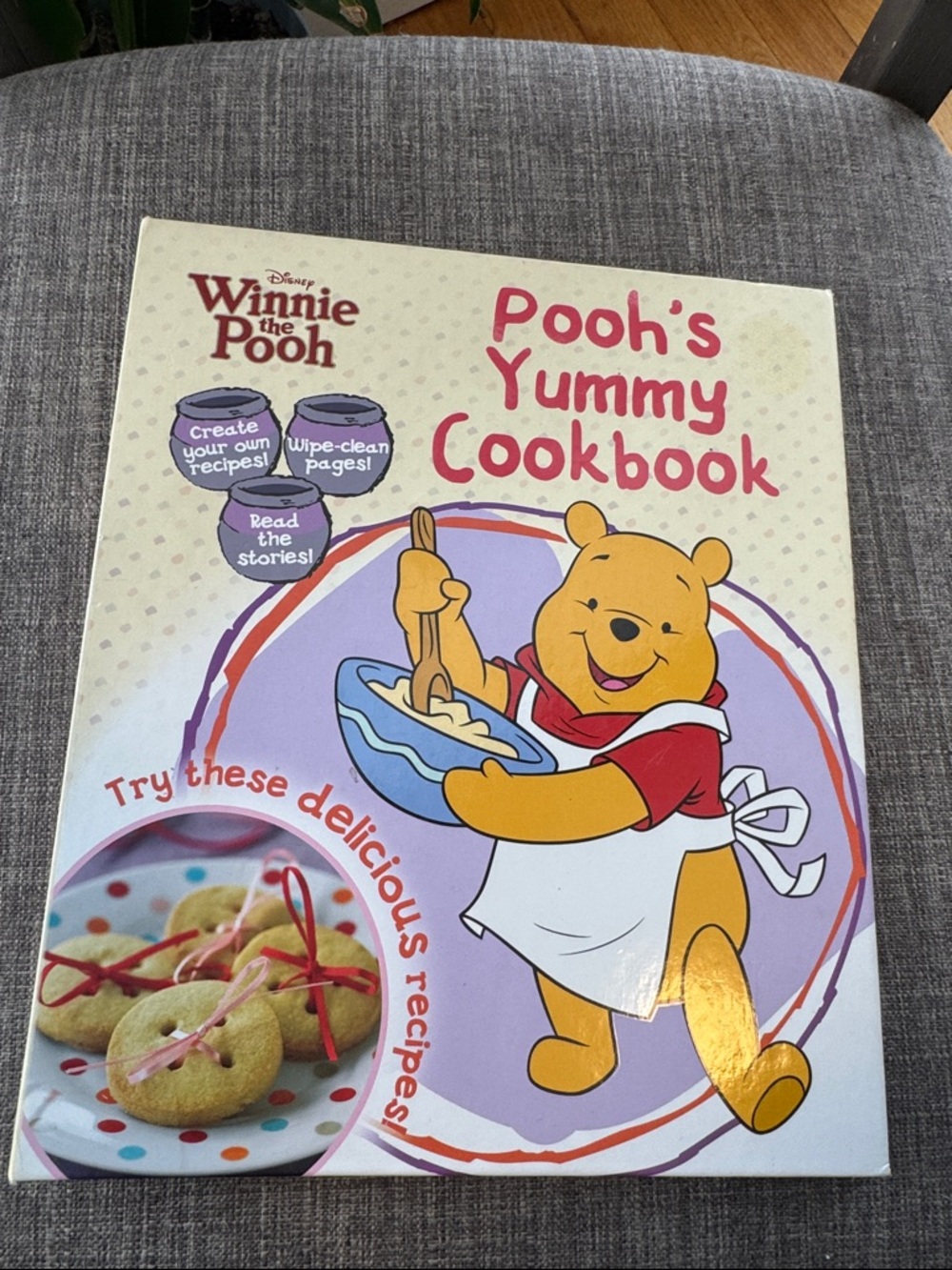 Disney Winnie the Pooh Pooh’s Yummy Cookbook
